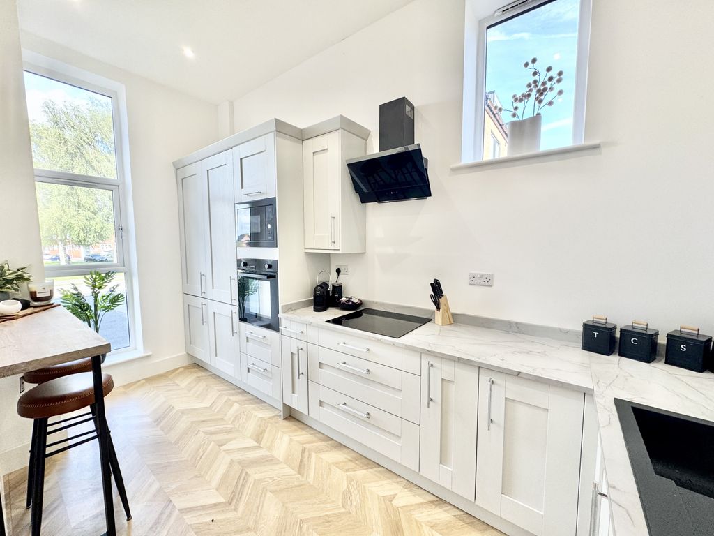 Property photo 3 of 17 Gallery