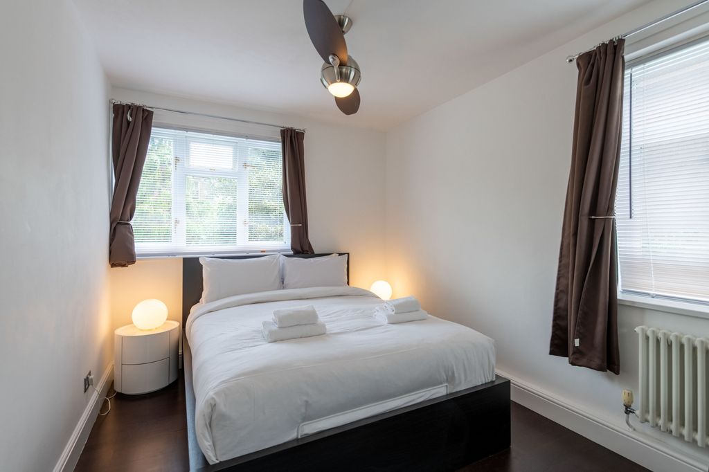 Property photo 3 of 32