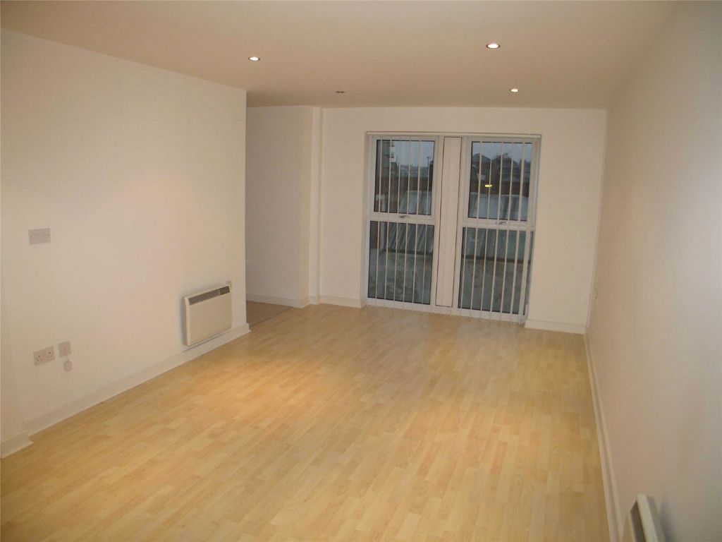 Property photo 2 of 9 Picture No. 13