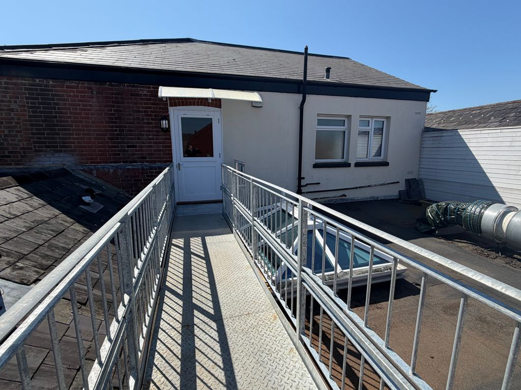 Property photo 1 of 13 Private Entrance