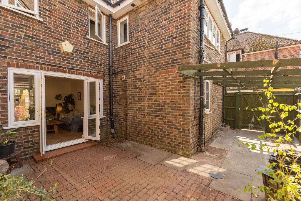 Property photo 2 of 16 Patio Doors To Courtyard