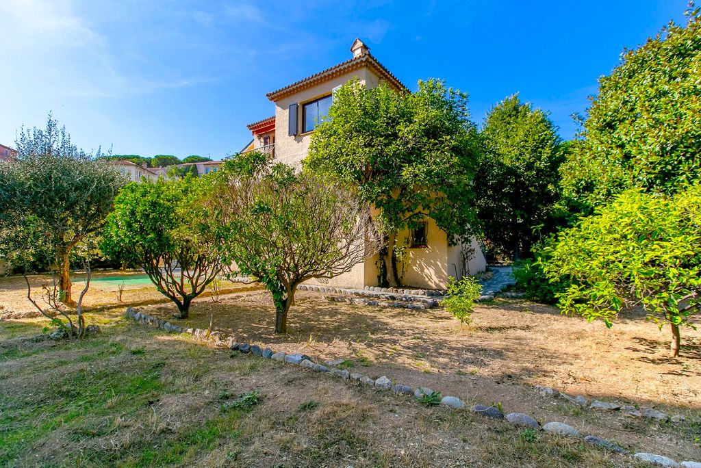 Property photo 2 of 26