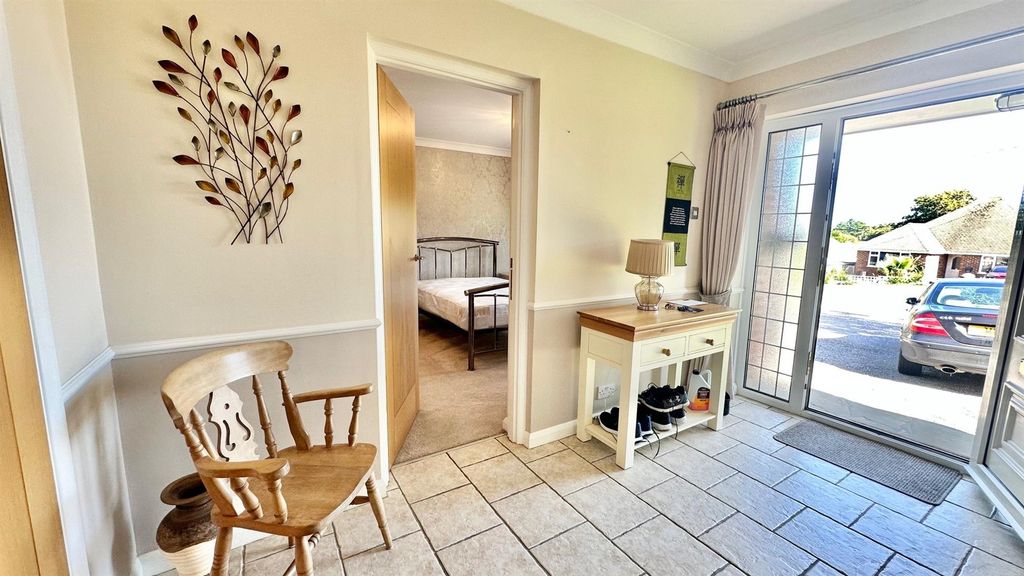 Property photo 2 of 30