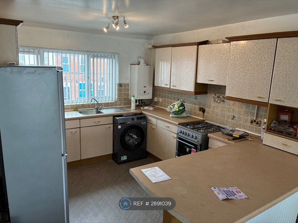 Property photo 2 of 9 Kitchen Area