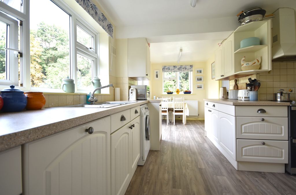 Property photo 2 of 13 Photo 11