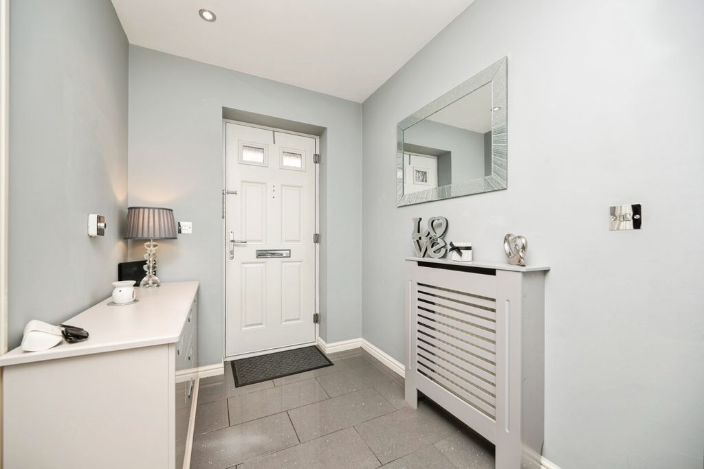 Property photo 3 of 35 Pbox-Img.Jpg