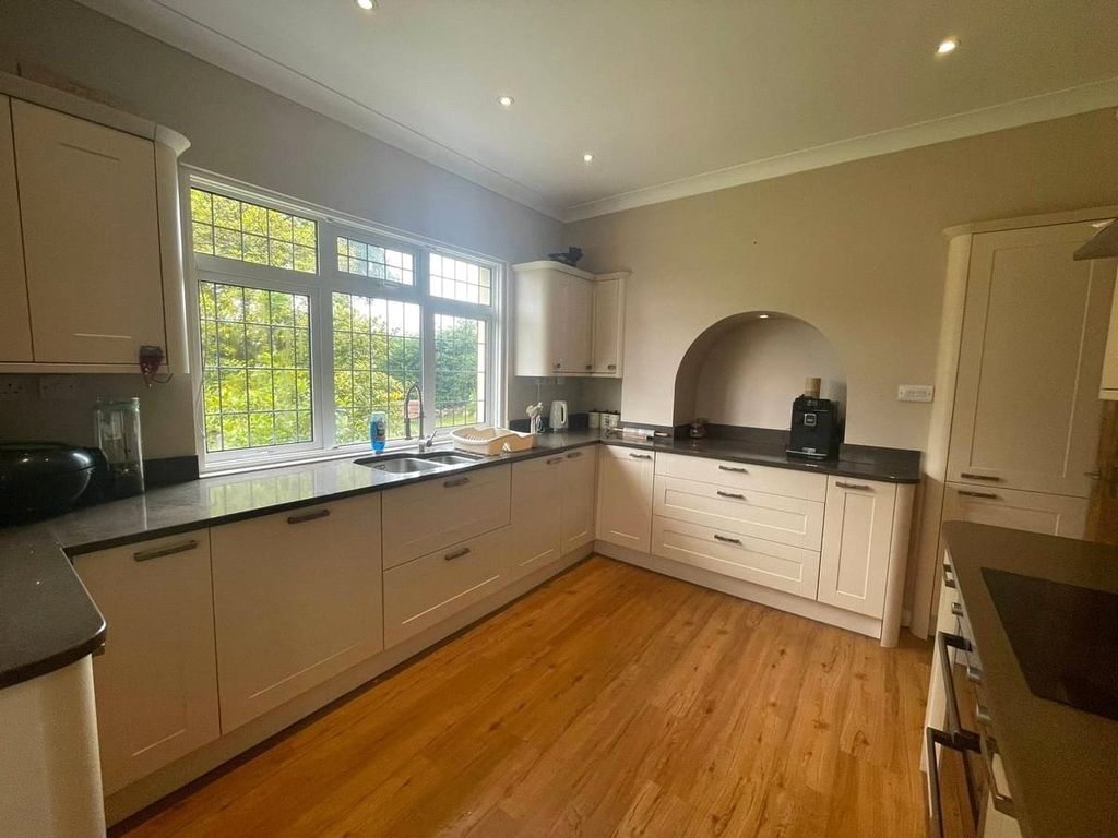 Property photo 3 of 29 Picture No. 35