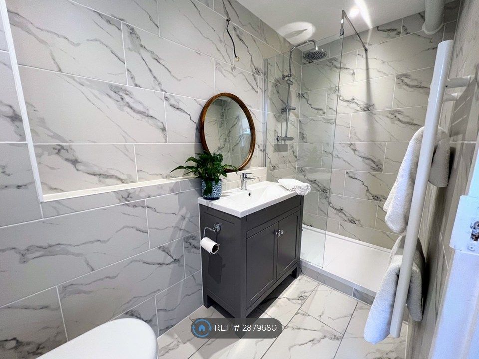 Property photo 3 of 7 Bathroom