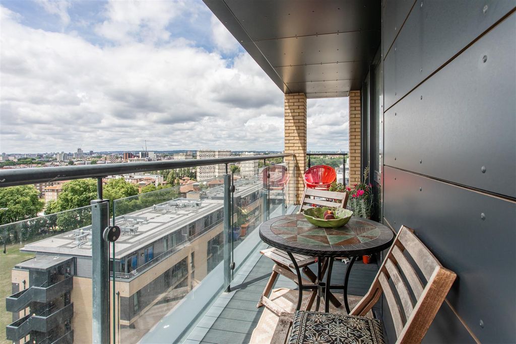 Property photo 2 of 17 Balcony