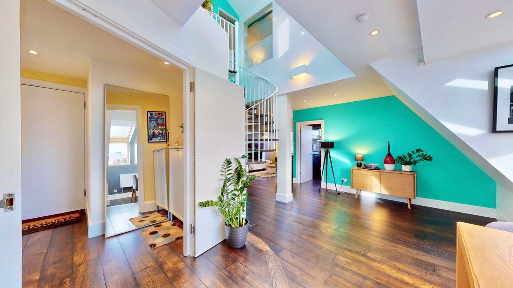 Property photo 3 of 21