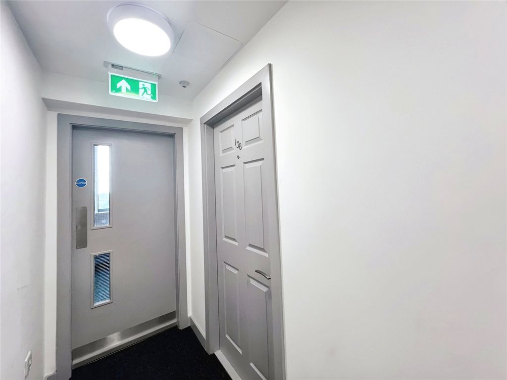 Property photo 2 of 9 Entrance