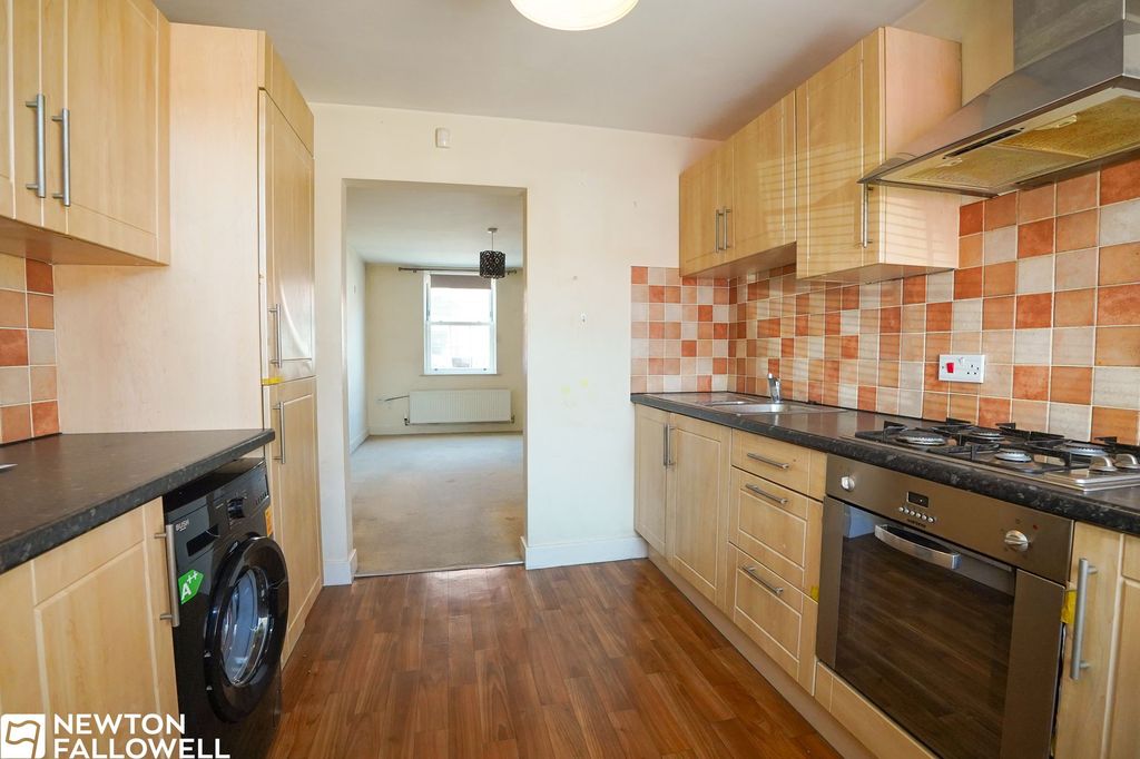 Property photo 2 of 8