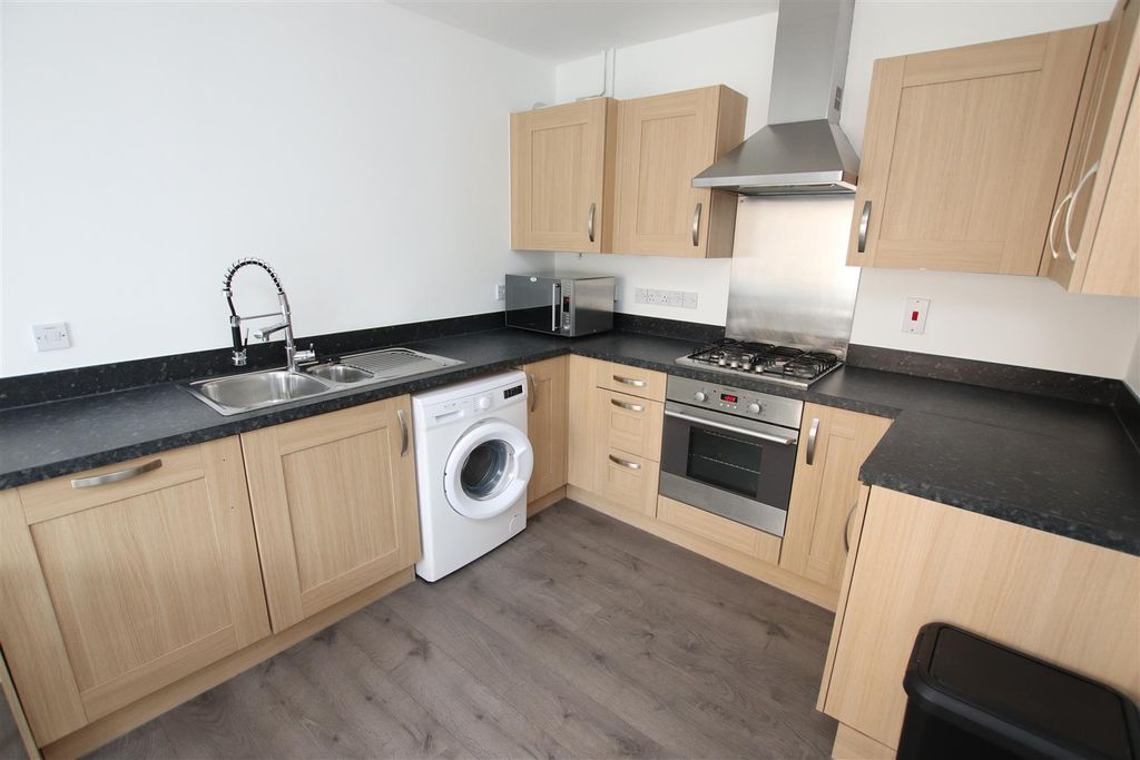 Property photo 2 of 16 Kitchen