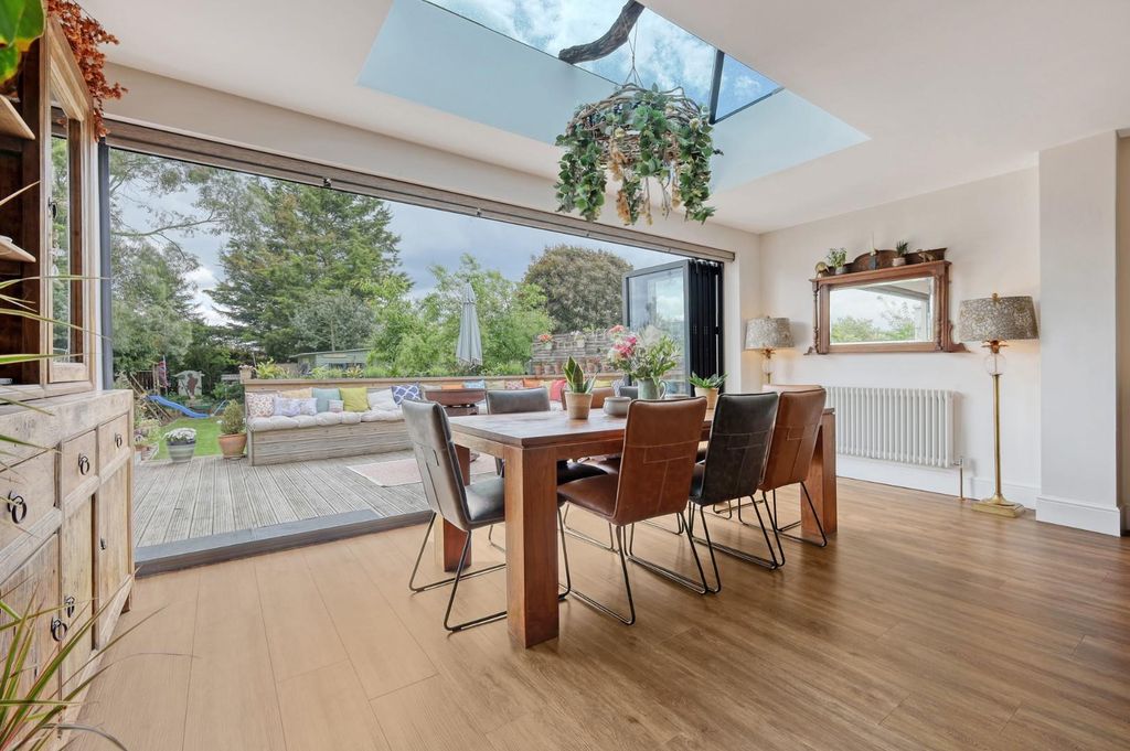 Property photo 3 of 23 Dining Area