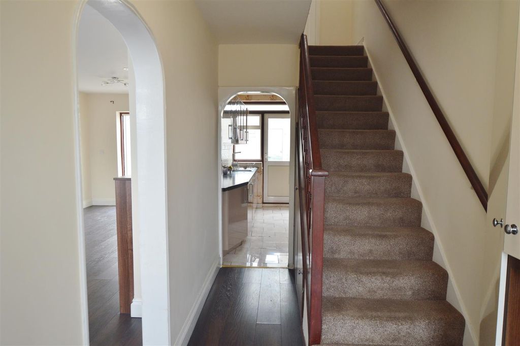 Property photo 2 of 11 2 .Jpg