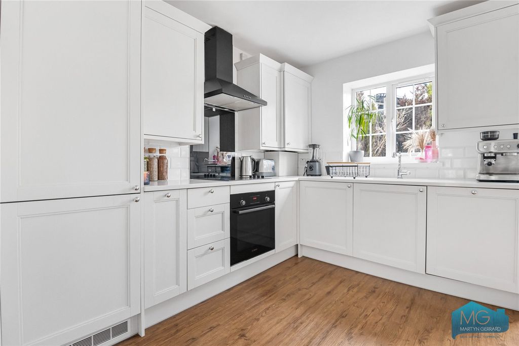 Property photo 3 of 27 Picture No. 17