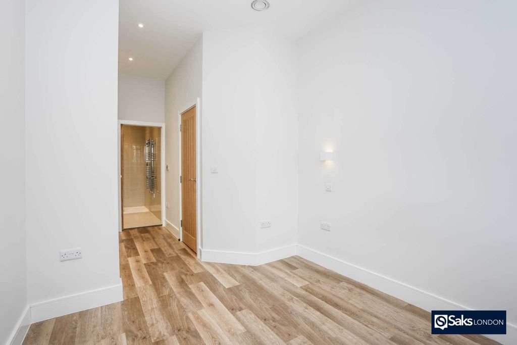 Property photo 3 of 3