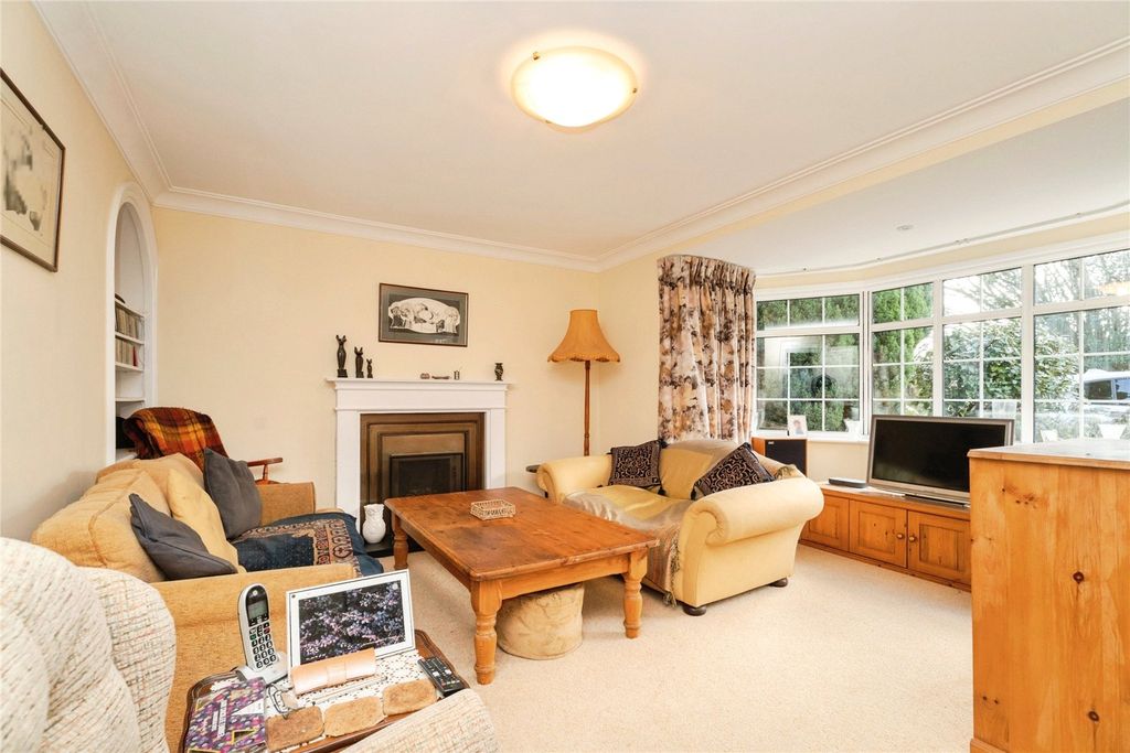 Property photo 2 of 38 Picture No. 14