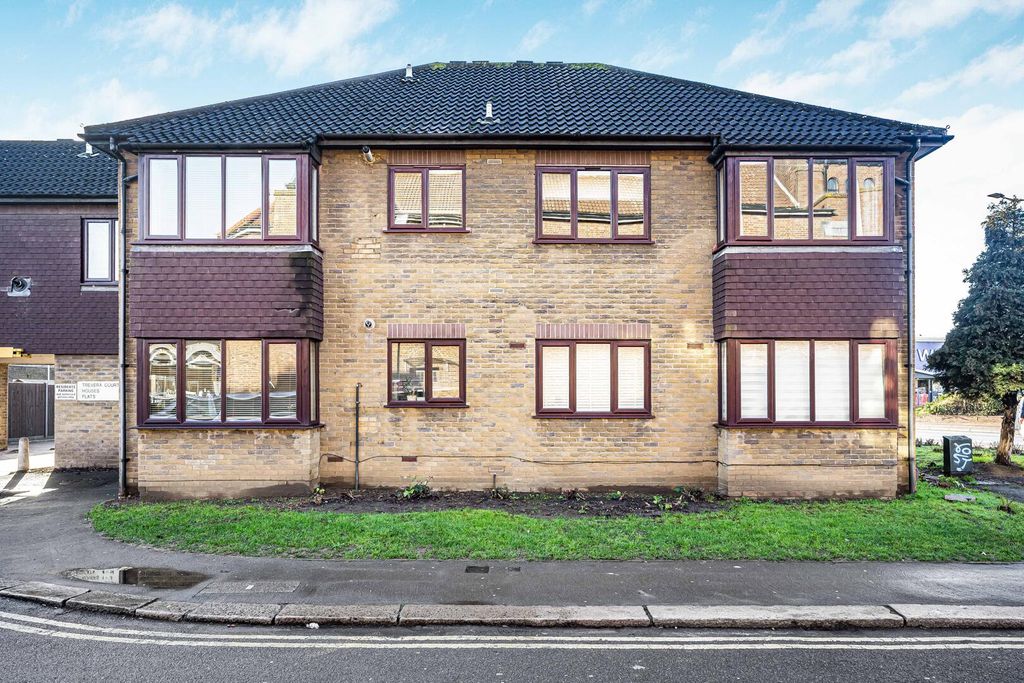 Property photo 1 of 21 Front (Exterior)