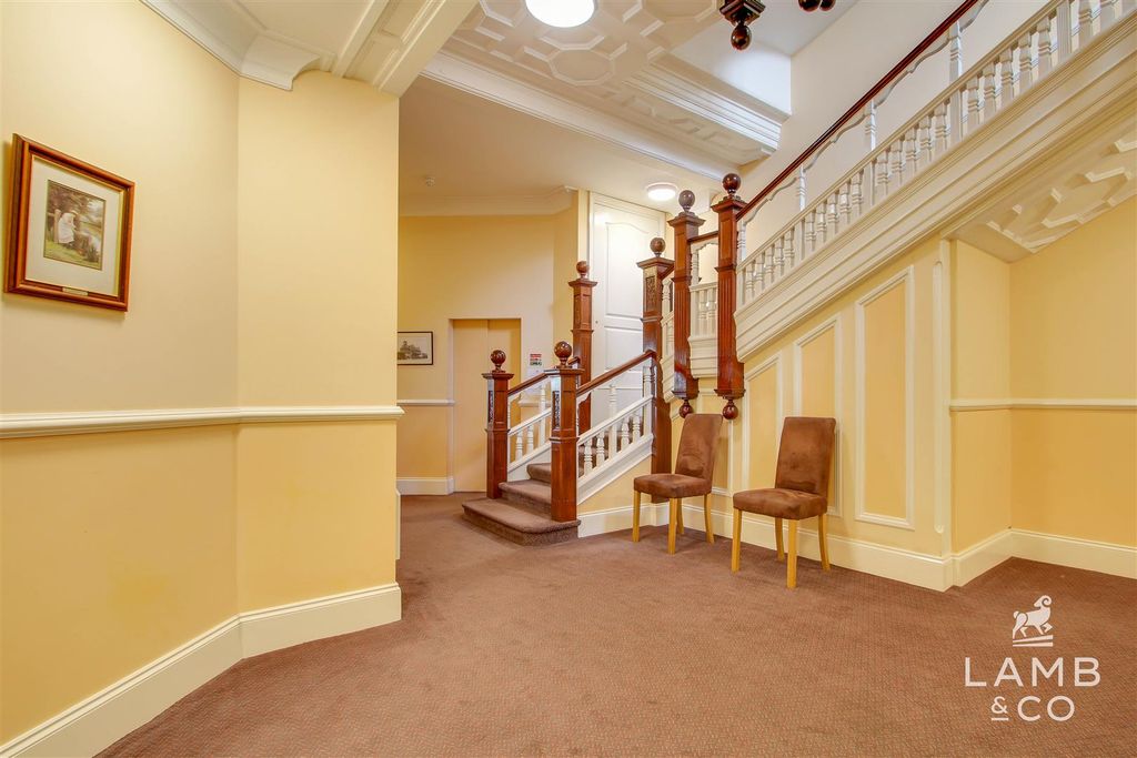 Property photo 2 of 10 Communal Hall: