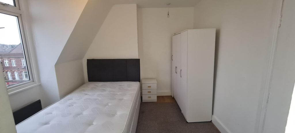 Property photo 2 of 7 Photo 2