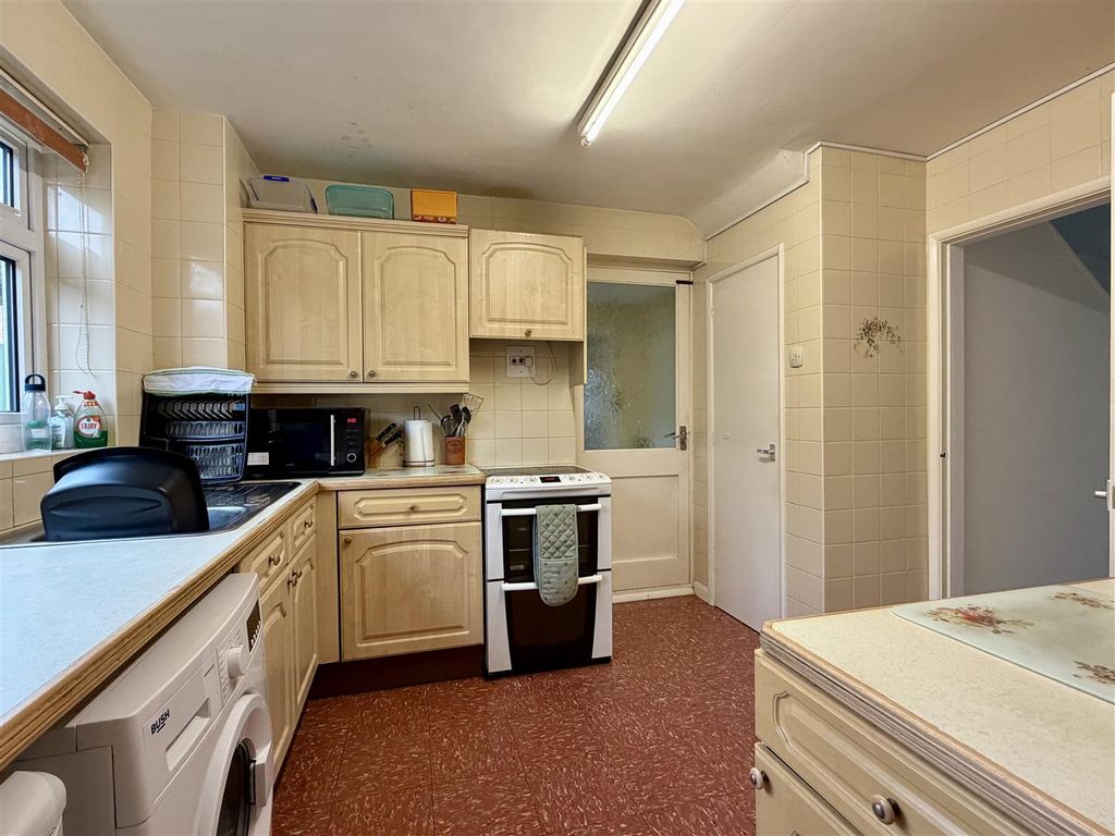 Property photo 3 of 21