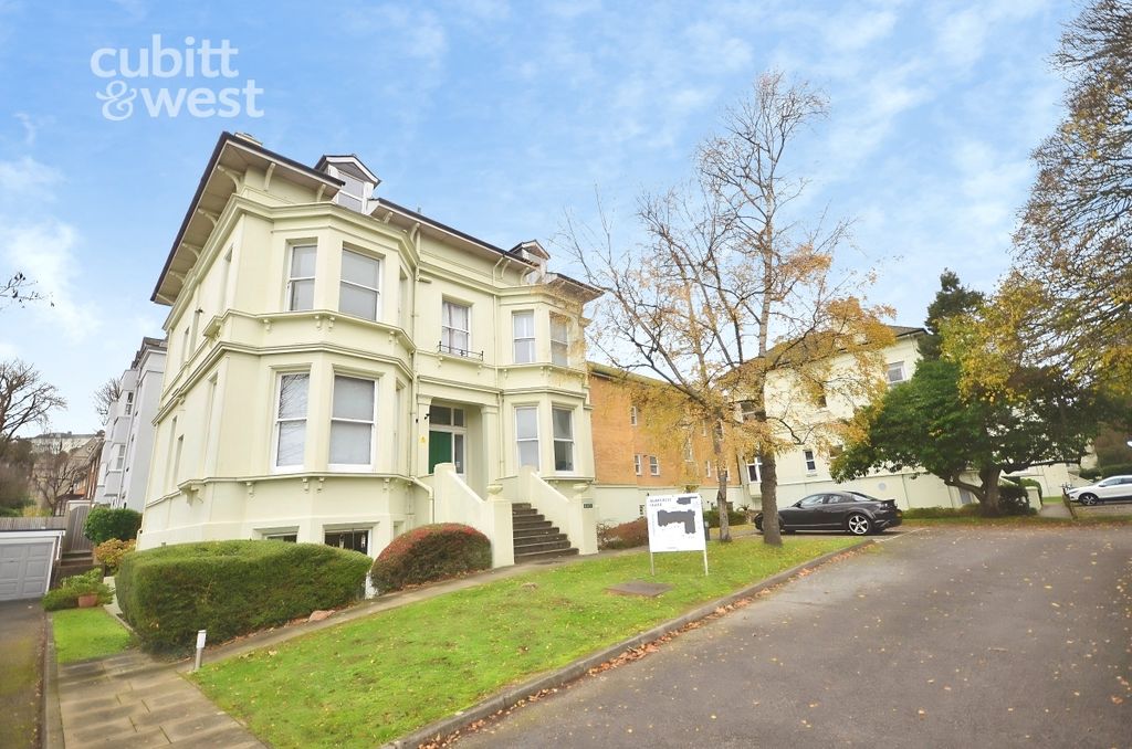 Property photo 1 of 7 External