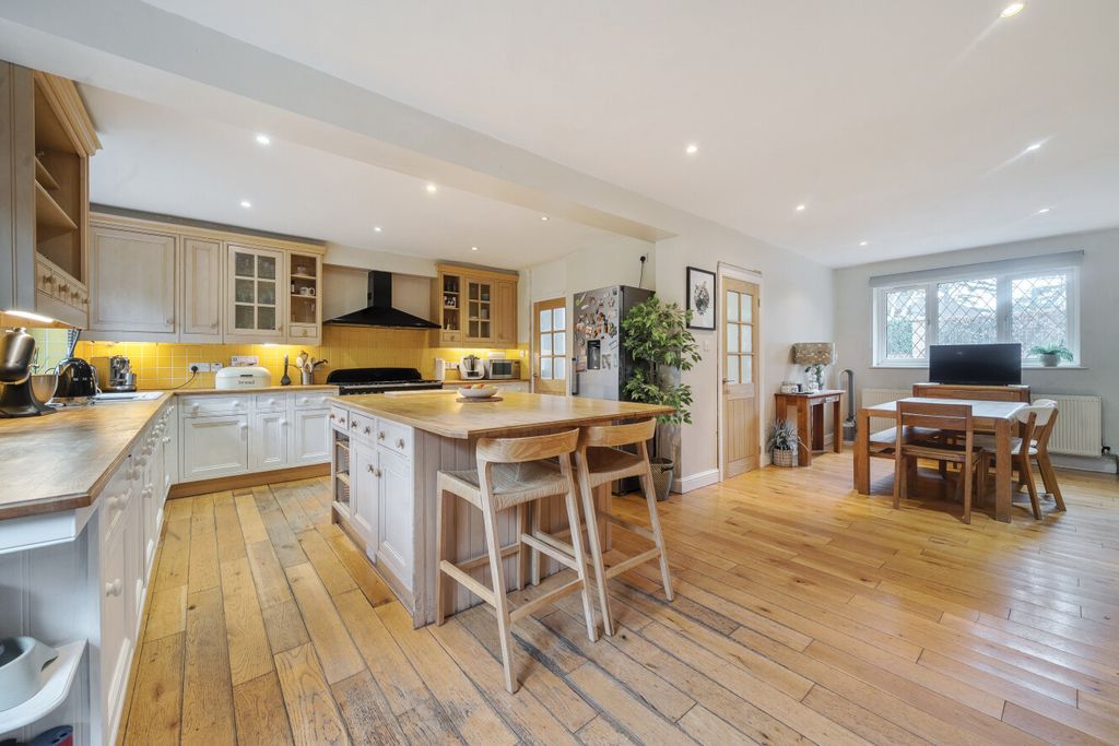 Property photo 3 of 18 1411044-20-69975E...