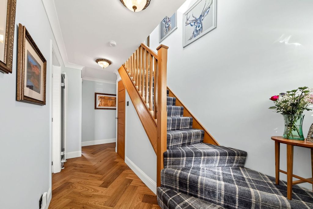 Property photo 2 of 31 Entrance Hallway