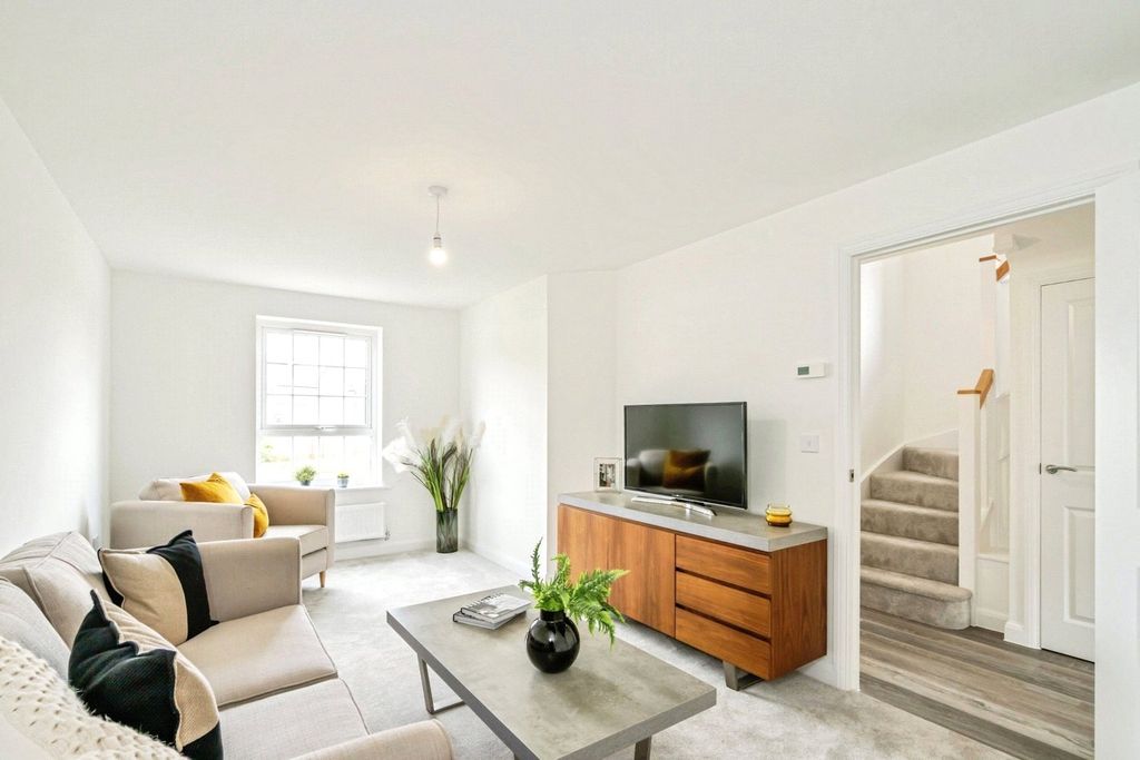 Property photo 3 of 19 Photo