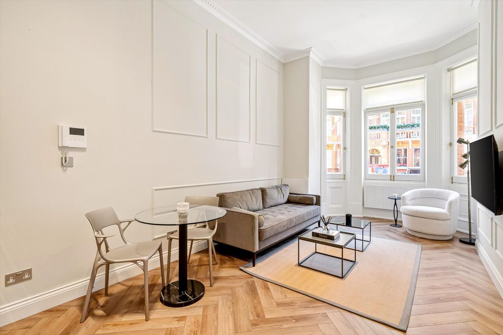 Property photo 1 of 8 Image