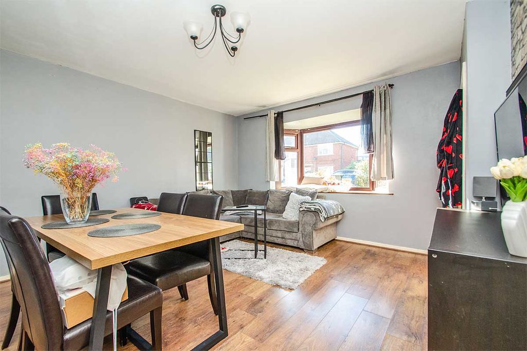 Property photo 2 of 17 Photo 8