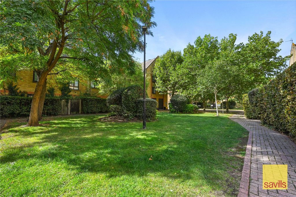 Property photo 3 of 13 Communal Garden