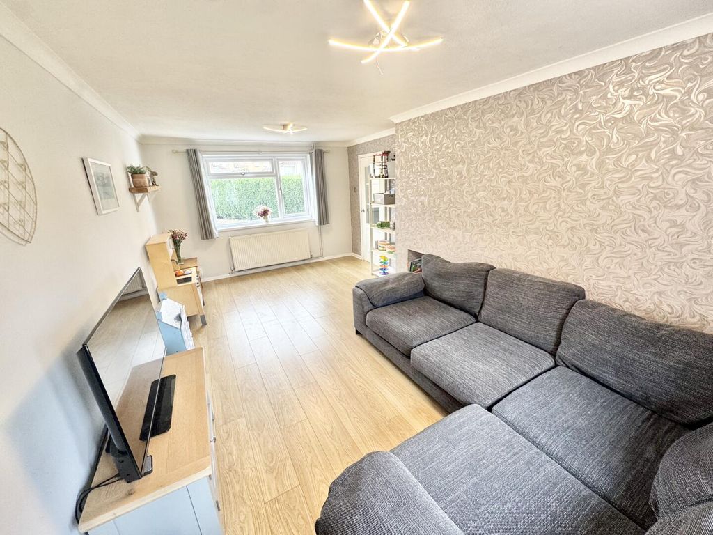 Property photo 3 of 19 Living Room