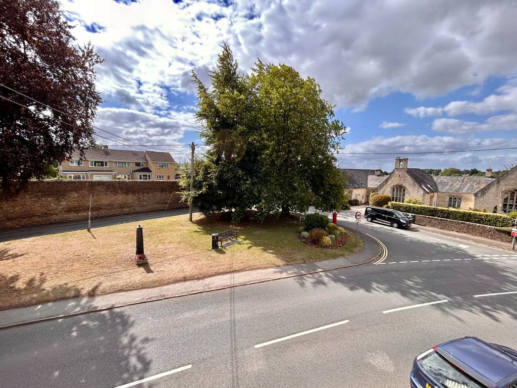 Property photo 2 of 25 Picture No. 68