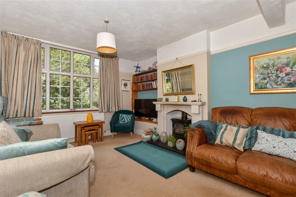 Property photo 2 of 14 Lounge