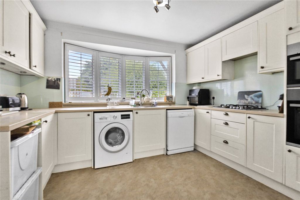 Property photo 2 of 15 Picture No. 11