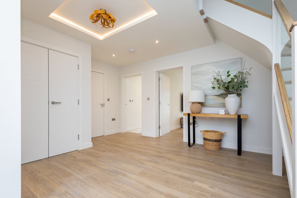 Additional image 17 of 4 bed detached house to rent302 Sandbanks Road, Lilliput, Poole BH14