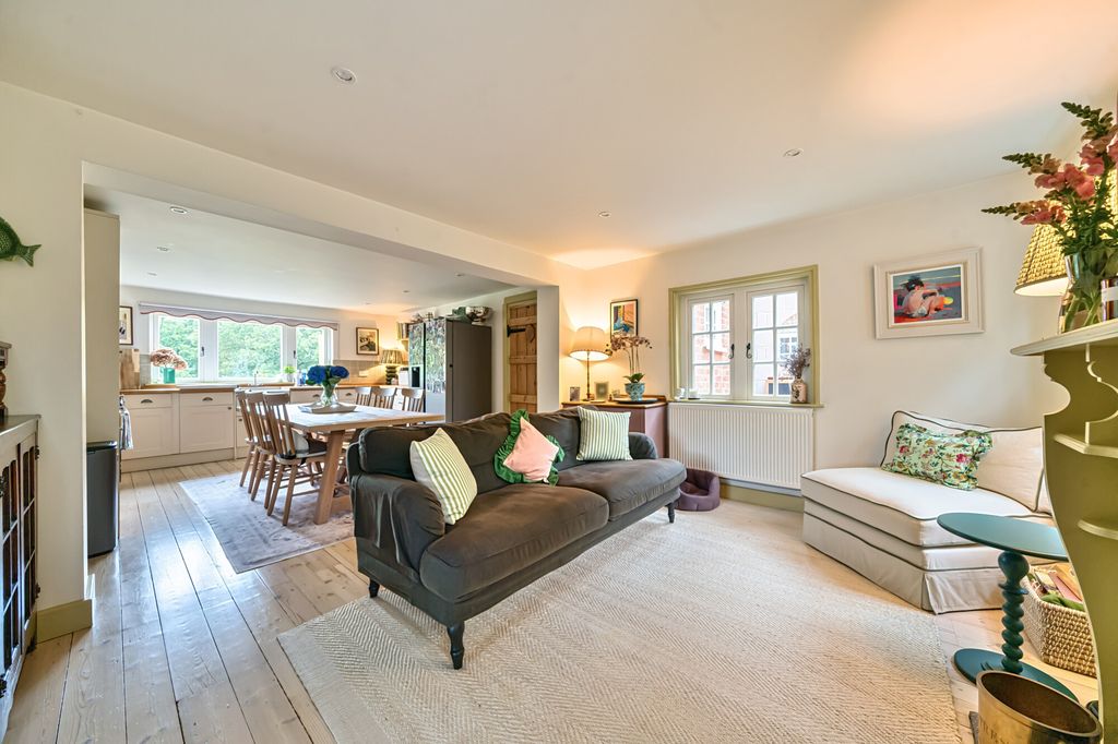 Property photo 2 of 22