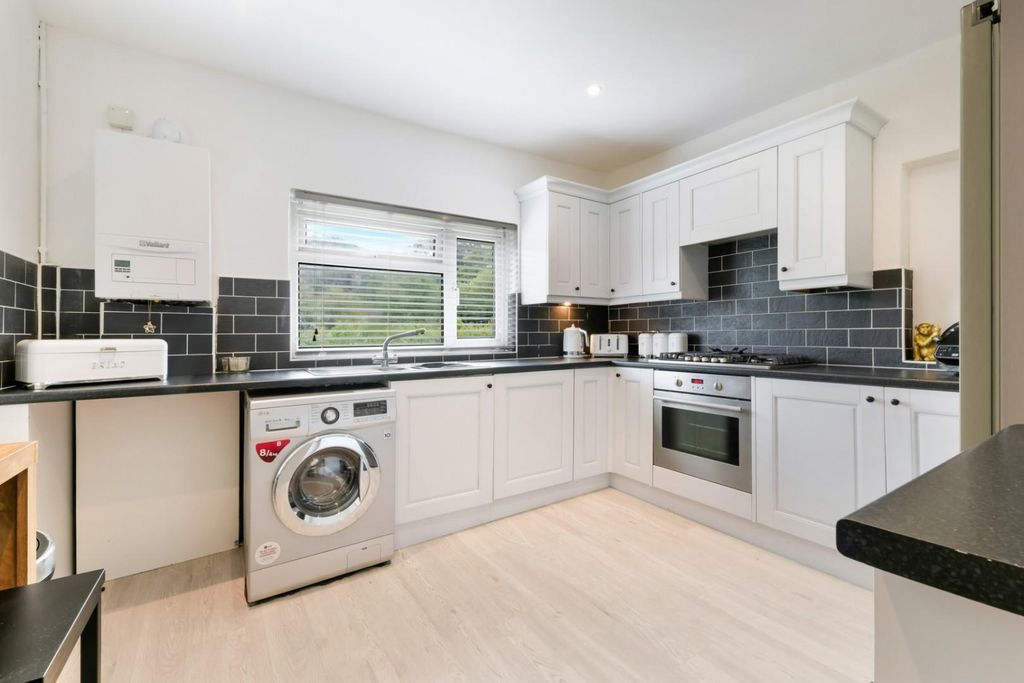 Property photo 3 of 17 Ewell By Pass