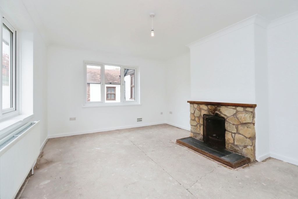 Property photo 2 of 15 Living Room