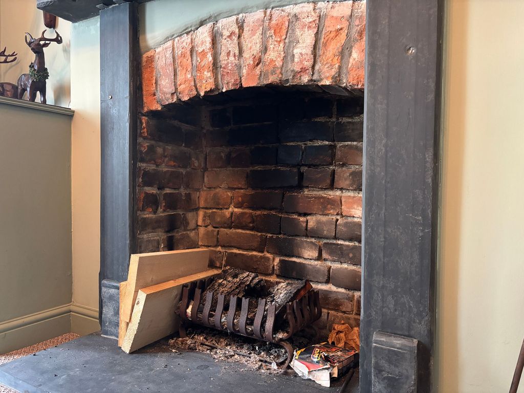 Property photo 2 of 34