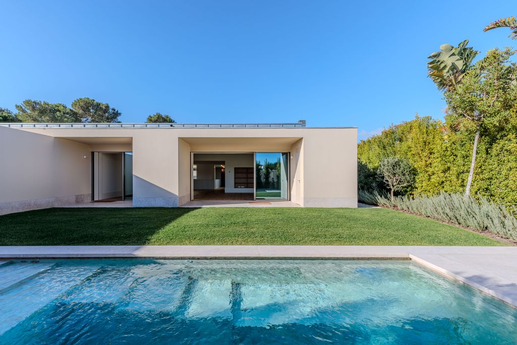 Property photo 3 of 43