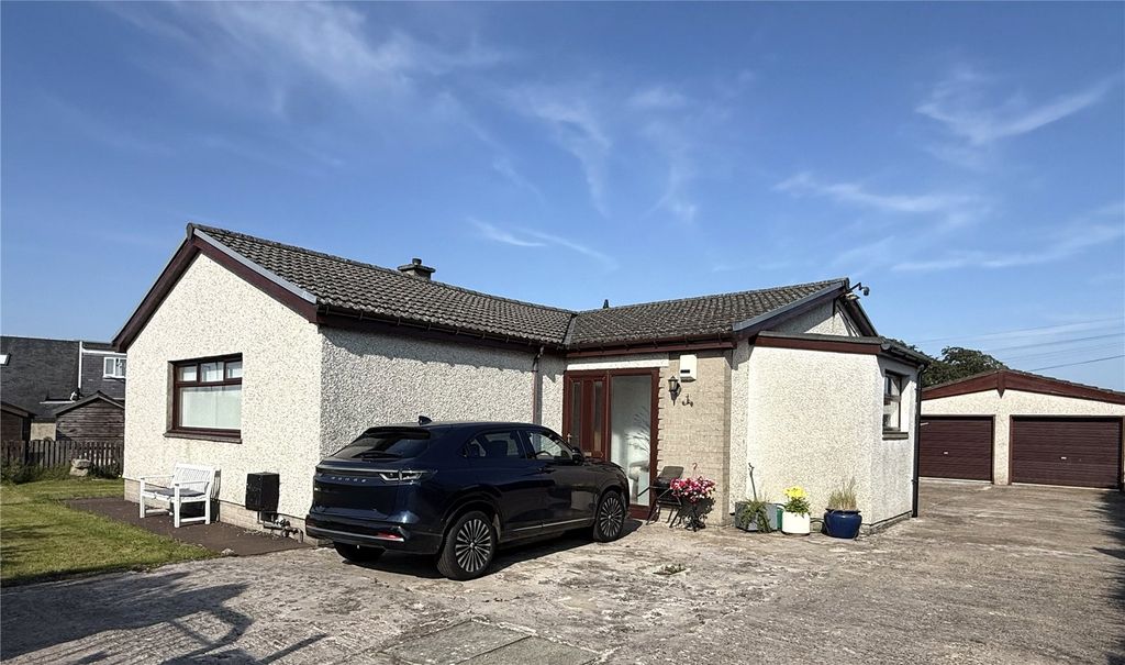 Property photo 2 of 19 Picture No. 27