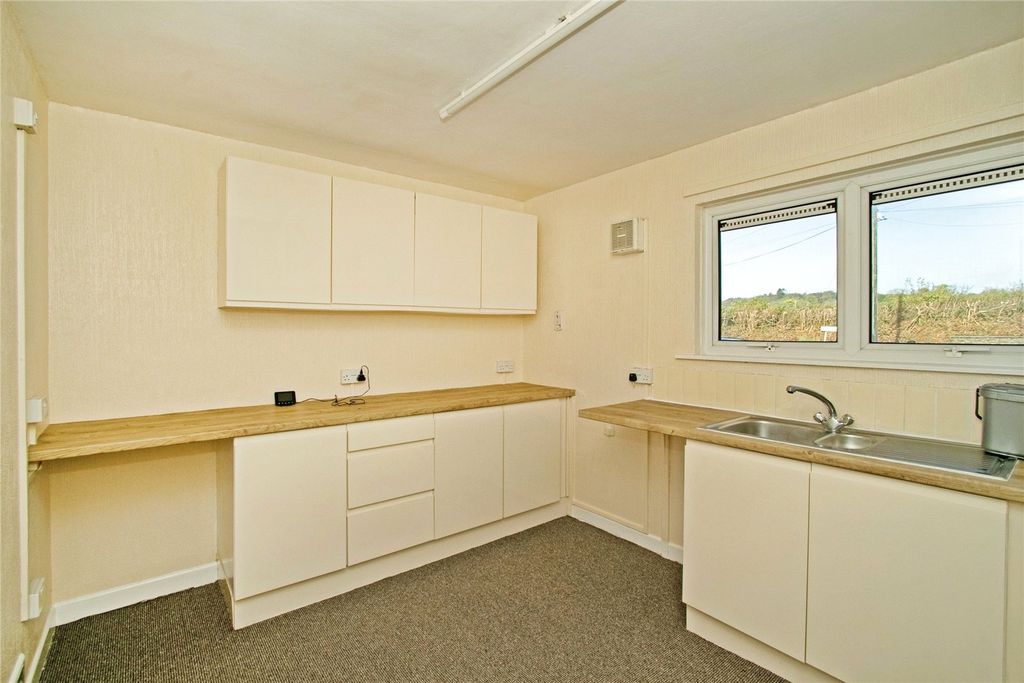 Property photo 2 of 14 Kitchen