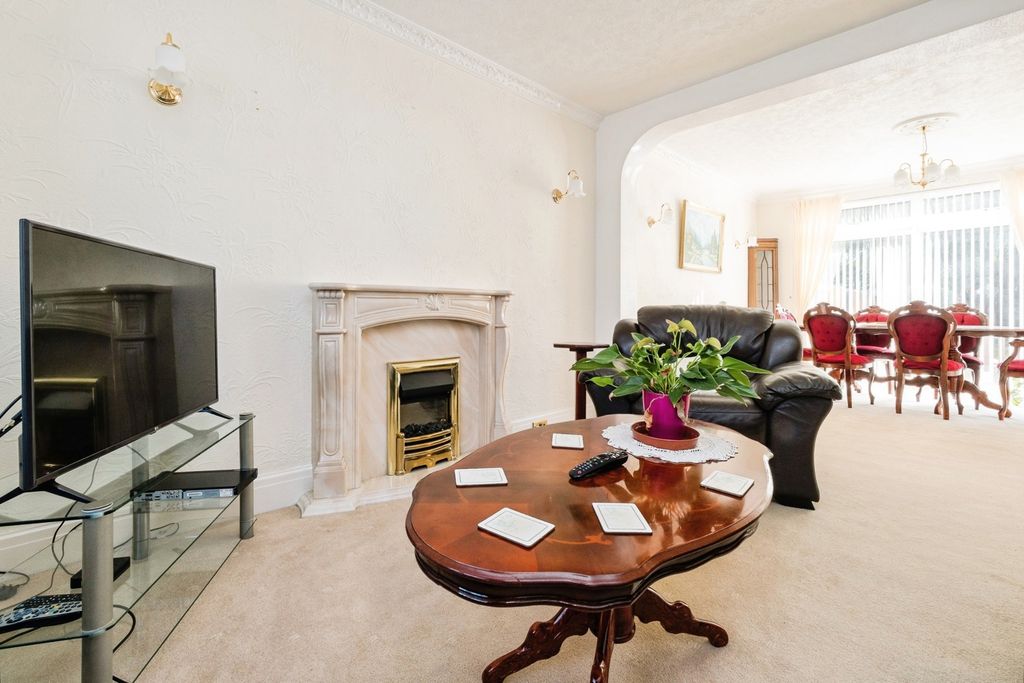 Property photo 3 of 41 Pbox-Img.Jpg
