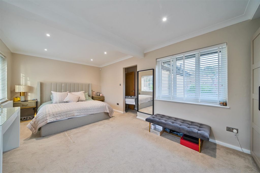 Additional image 29 of 6 bed detached house for saleOutwood Lane, Chipstead, Coulsdon CR5
