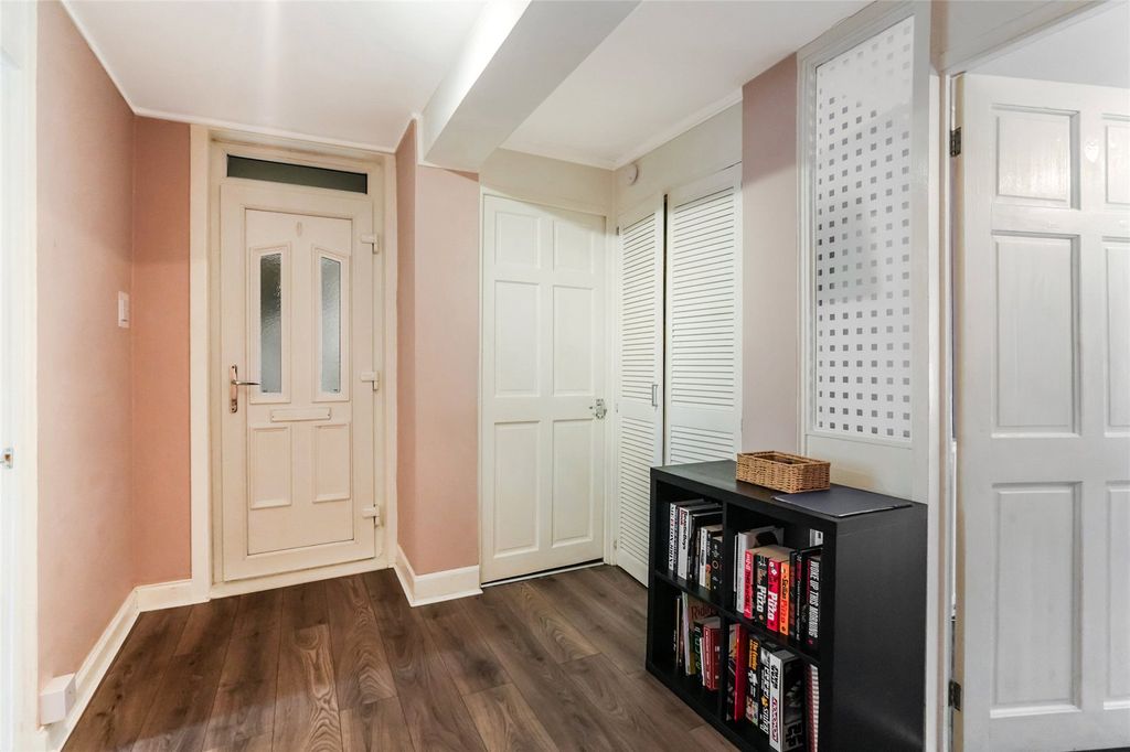 Property photo 2 of 21 Picture No. 03