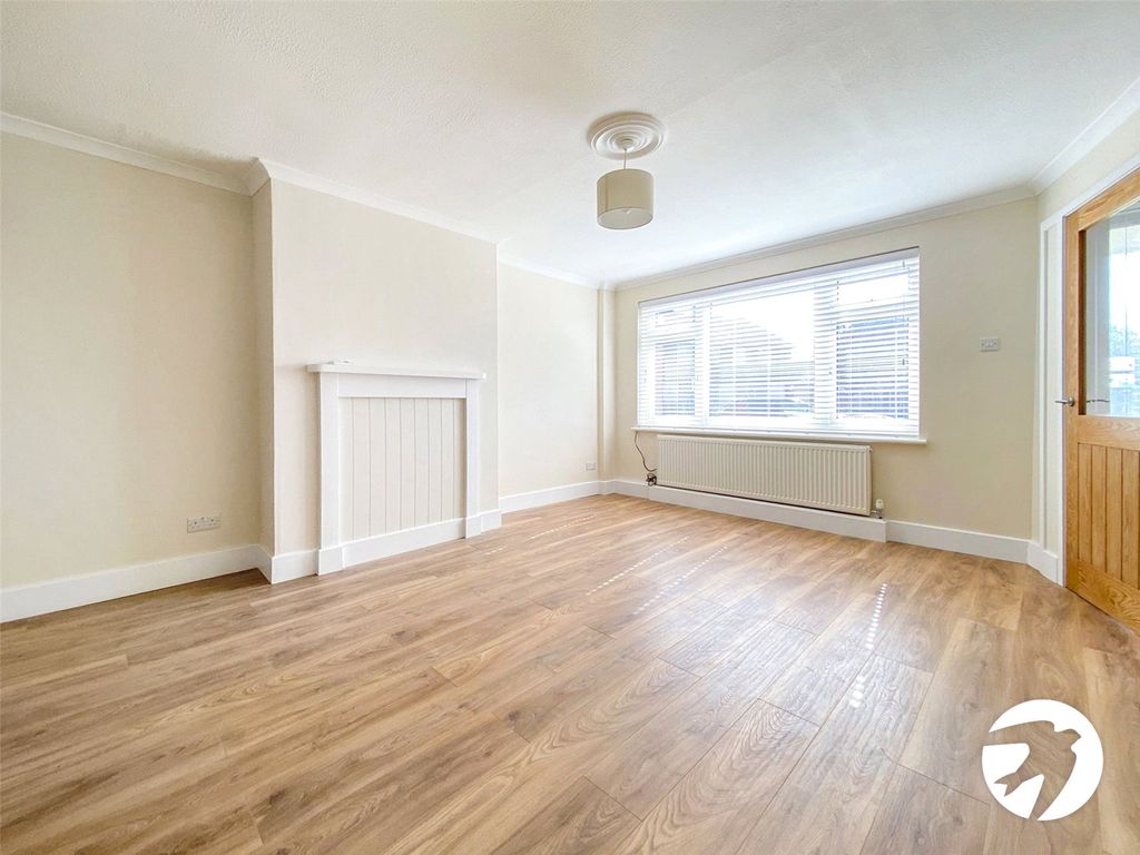 Property photo 2 of 8 Picture No. 04