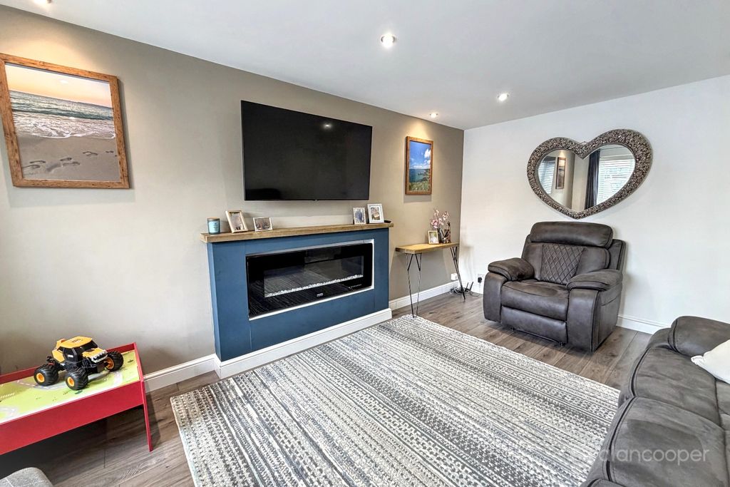 Property photo 3 of 15 5227174